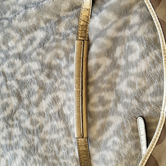 Coach purse - Picture 2 of 4